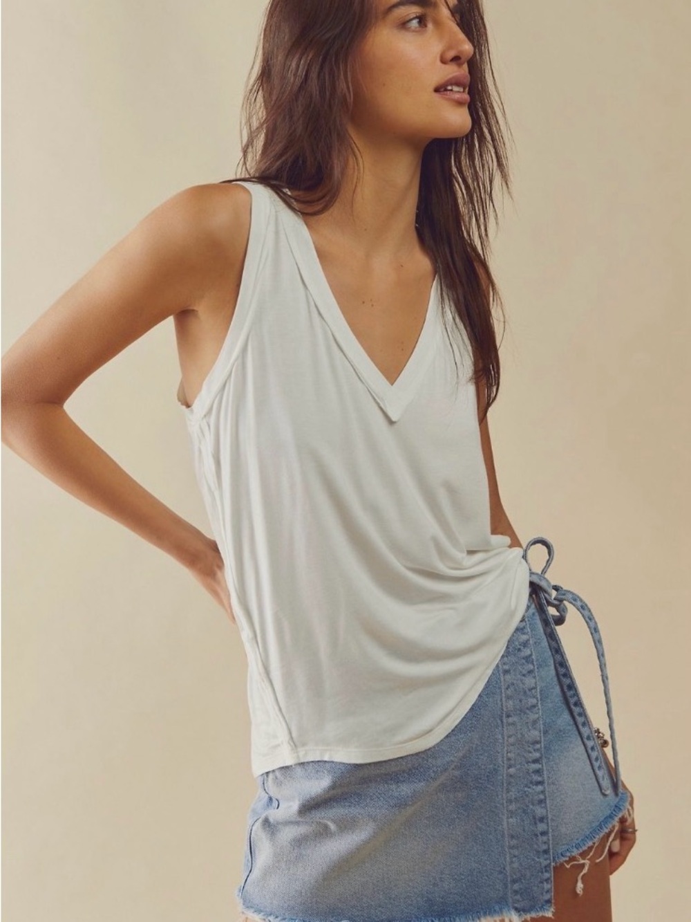 We The Free Ivory V-Neck Short Sleeve Tshirt